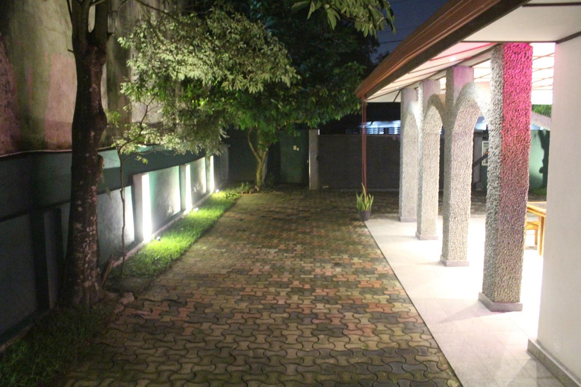 Villaflorence Kadawatha Exterior foto