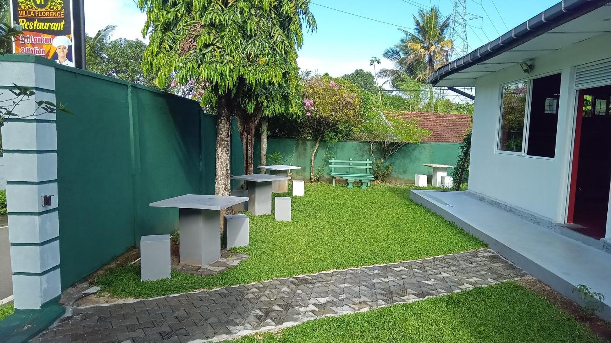 Villaflorence Kadawatha Exterior foto